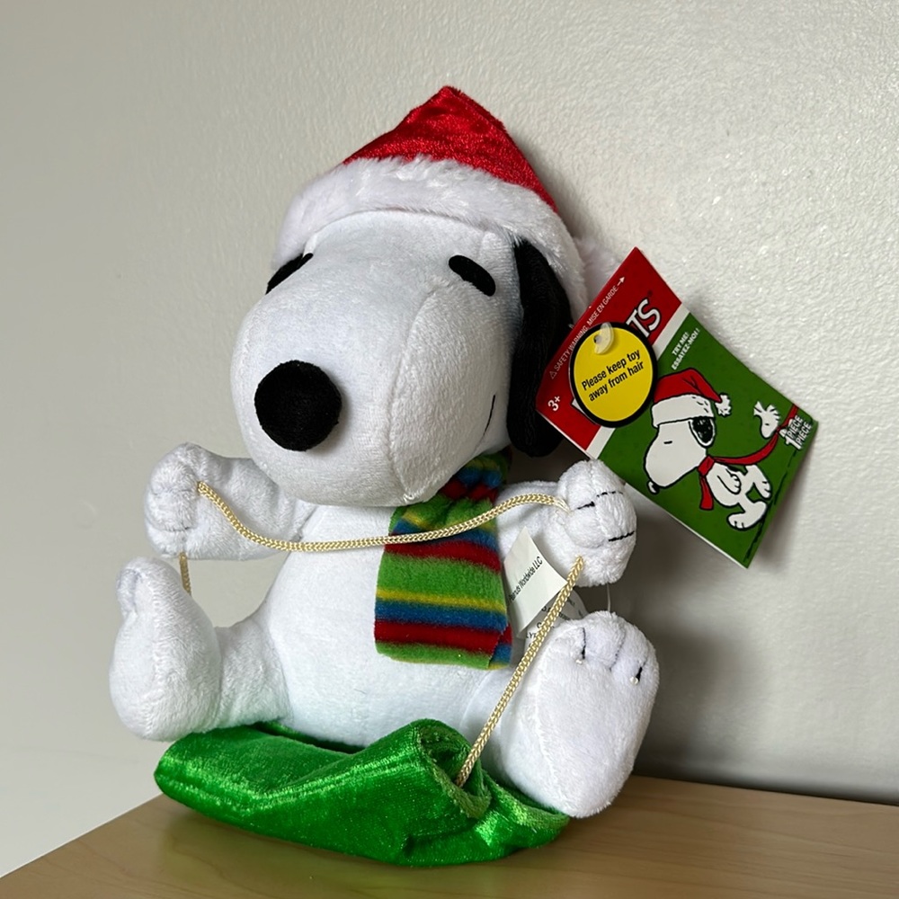 NWT Peanuts Snoopy Christmas Holiday Wobblin’ Toboggans Plushie